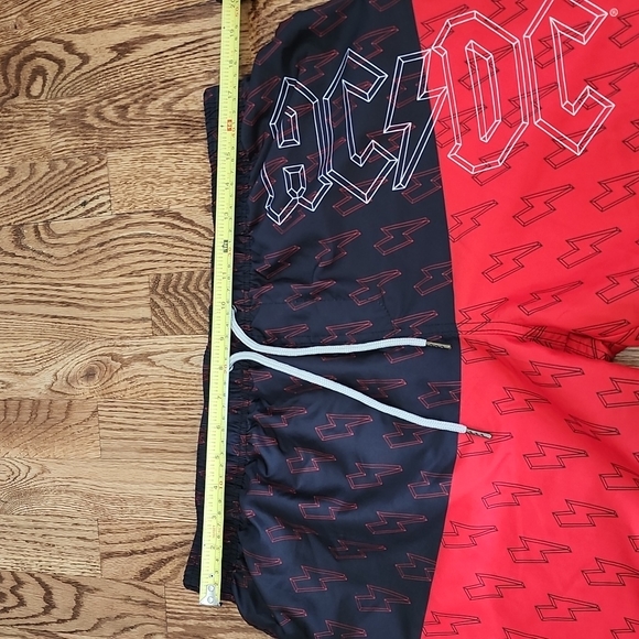 (L) AC⚡️DC Men's Shorts Summer Vacation Rock 80s Heavy Metal Retro - Picture 7 of 8